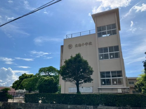 【小学校】さつま町立盈進小学校まで449ｍ