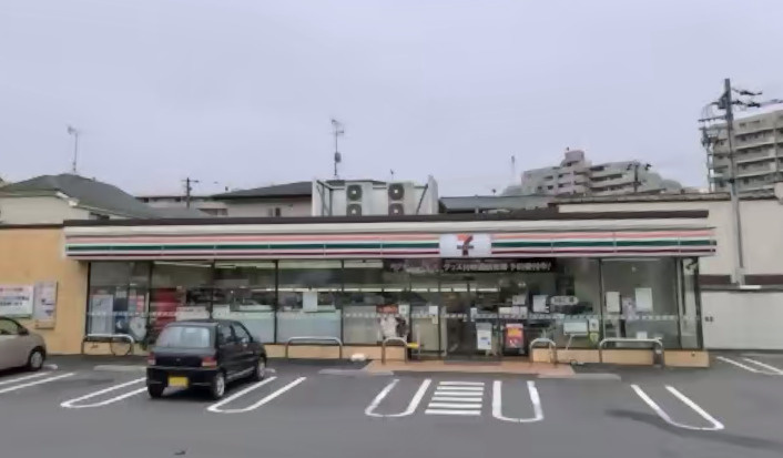 【コンビニエンスストア】セブンイレブン　松戸南花島4丁目店まで356ｍ