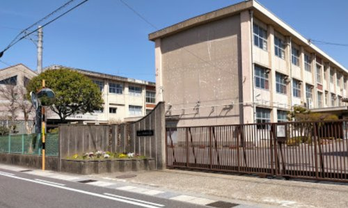 【中学校】岐阜市立加納中学校まで1110ｍ