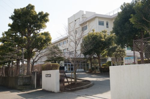 【中学校】平塚市立山城中学校まで757ｍ