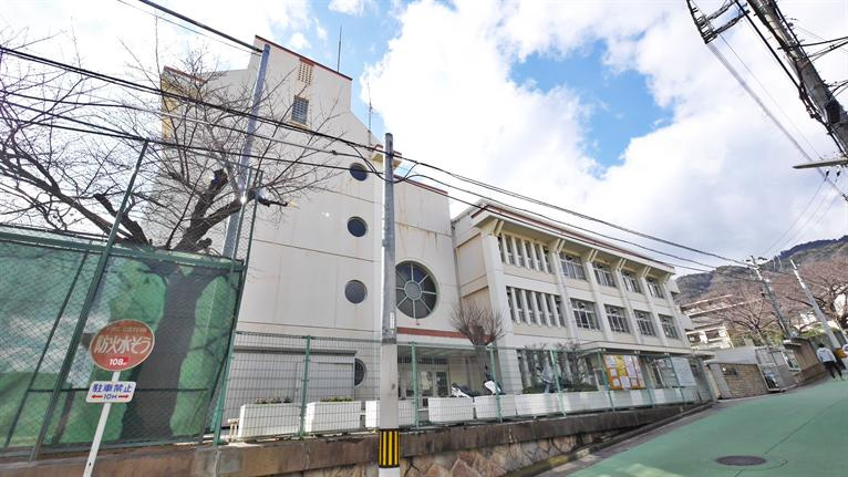 【小学校】福住小学校まで850ｍ