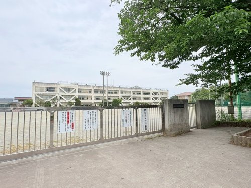 【小学校】あきる野市立西秋留小学校まで1613ｍ