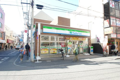 【コンビニエンスストア】ファミリーマートひばりが丘一丁目店まで914ｍ