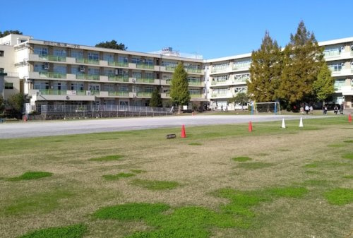 【小学校】町田市立鶴川第二小学校まで627ｍ