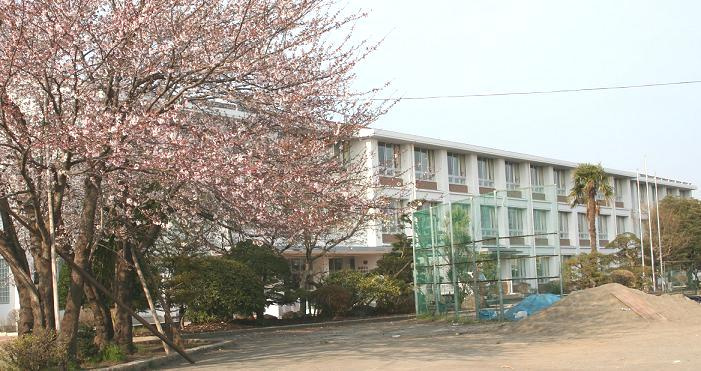【中学校】綾瀬市立綾瀬中学校まで1000ｍ