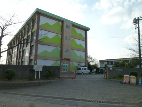 【小学校】寒川町立小谷小学校まで618ｍ