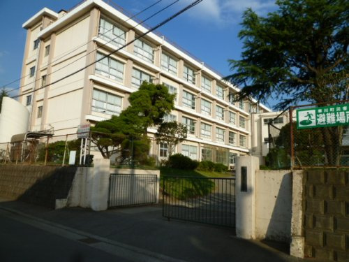 【中学校】寒川町立旭が丘中学校まで1084ｍ