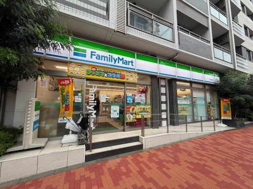 【コンビニエンスストア】ファミリーマート　市谷柳町店まで420ｍ