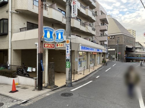 【コンビニエンスストア】ローソン　神泉駅前店まで273ｍ