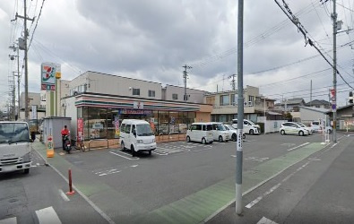【コンビニエンスストア】セブン-イレブン　東大阪衣摺4丁目店まで585ｍ