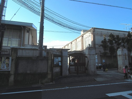 【小学校】京都市立大将軍小学校まで370ｍ