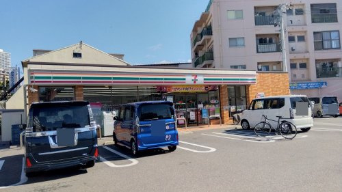【コンビニエンスストア】セブンイレブン　広島羽衣町店まで373ｍ