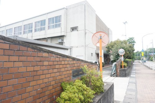 【小学校】岐阜市立加納小学校まで682ｍ