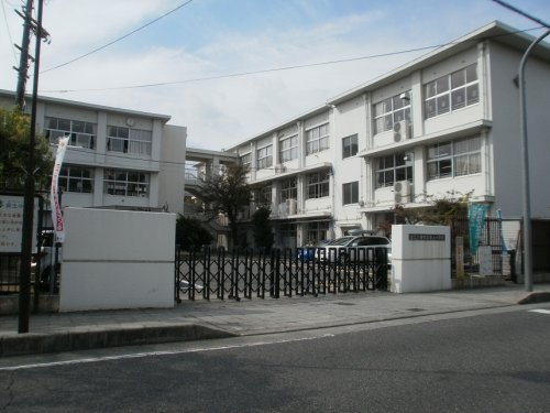 【小学校】近江八幡市立安土小学校まで944ｍ