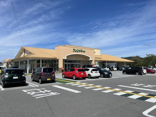 【スーパー】フレンドマート　安土店まで510ｍ