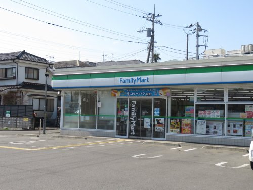 【コンビニエンスストア】ファミリーマート川越岸町三丁目店まで671ｍ