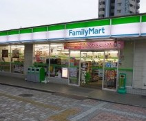 【コンビニエンスストア】ファミリーマート　西武狭山ケ丘駅前店まで430ｍ