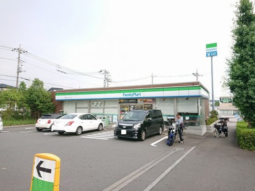 【コンビニエンスストア】ファミリーマート　湘南ライフタウン店まで830ｍ