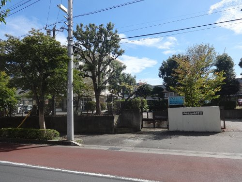 【中学校】平塚市立山城中学校まで671ｍ