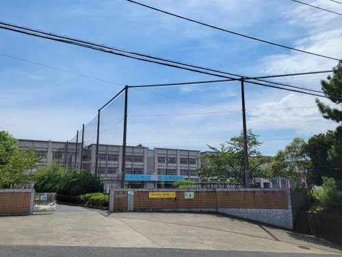 【中学校】藤沢市立片瀬中学校まで1063ｍ