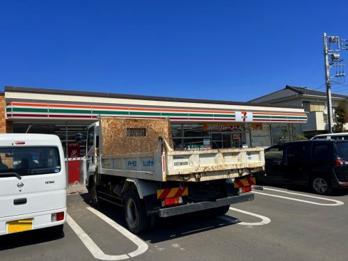 【コンビニエンスストア】セブンイレブン　平塚南金目店まで945ｍ