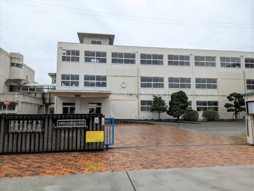【小学校】明石市立江井島小学校まで728ｍ