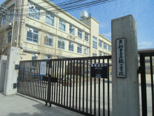 【小学校】正親小学校まで482ｍ