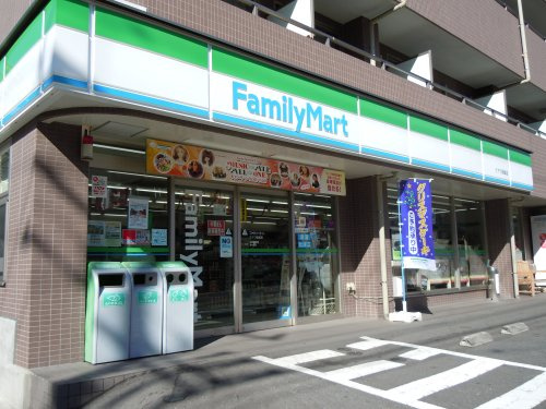 【コンビニエンスストア】ファミリーマート　ミナワ船越店まで598ｍ