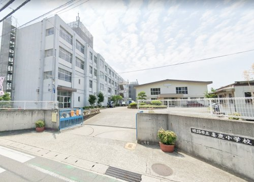 【小学校】姫路市立妻鹿小学校まで359ｍ