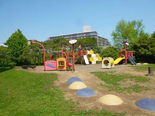 【公園】御殿辺公園まで806ｍ