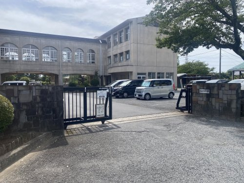 【小学校】大麻生小学校まで1800ｍ