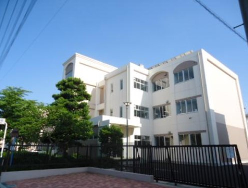 【中学校】鴻巣市立吹上中学校まで650ｍ