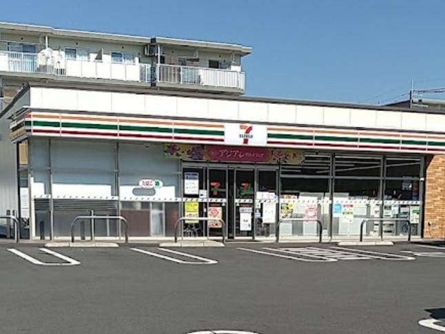 【コンビニエンスストア】セブンイレブン鴻巣富士見2丁目店まで772ｍ