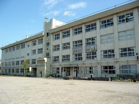 【小学校】江戸川区立下鎌田東小学校まで560ｍ