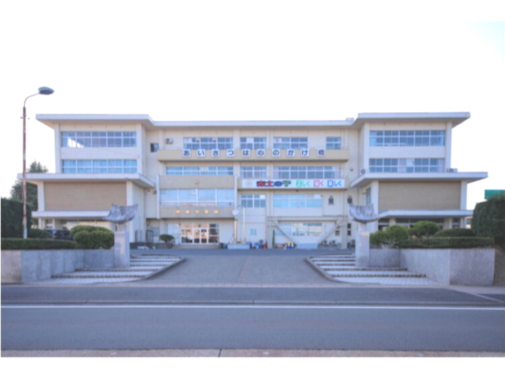 【中学校】中央中学校まで580ｍ