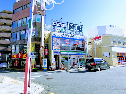 【コンビニエンスストア】ファミリーマート　清瀬駅南口店まで135ｍ