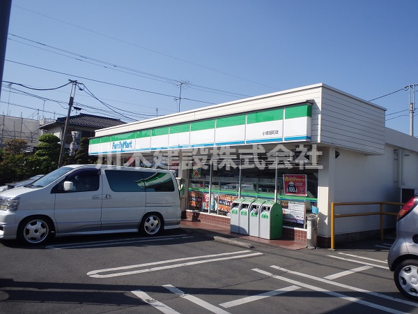 【コンビニエンスストア】ファミリーマート　小坂旭町店まで750ｍ