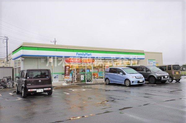 【コンビニエンスストア】ファミリーマート　川越牛子店まで500ｍ