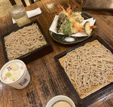 【そば・うどん】麻布　川上庵まで1242ｍ