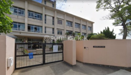 【小学校】和歌山市立木本小学校まで864ｍ