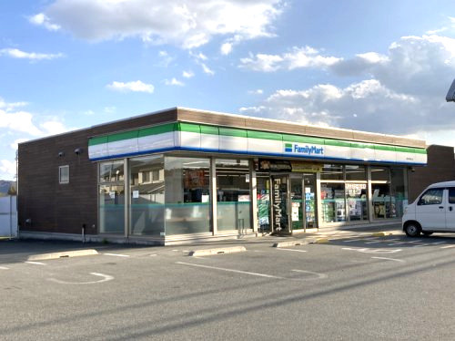 【コンビニエンスストア】ファミリーマート　香寺町溝口店まで168ｍ