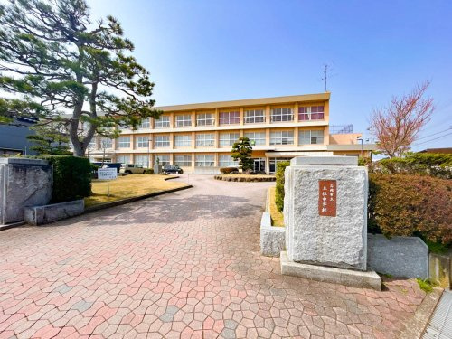 【中学校】高岡市立五位中学校まで233ｍ