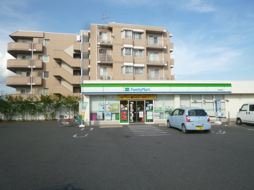 【コンビニエンスストア】ファミリーマート　越谷恩間店まで667ｍ