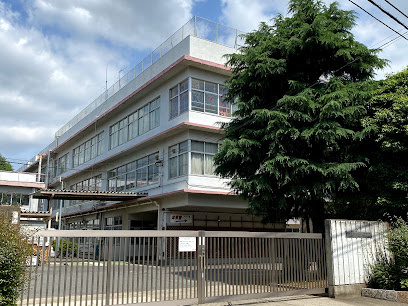 【中学校】立川市立立川第一中学校まで1009ｍ