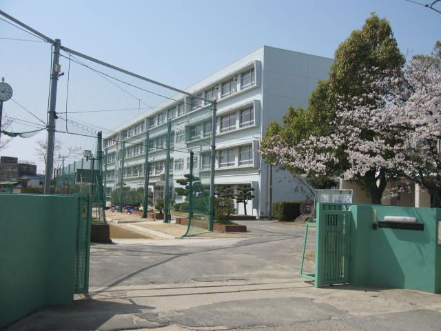 【中学校】寝屋川市立第五中学校まで591ｍ
