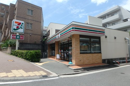 【コンビニエンスストア】セブンイレブン　阪急夙川駅南口店まで925ｍ