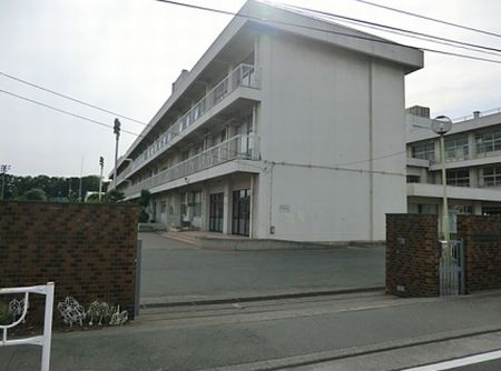 【小学校】相模原市立　横山小学校まで583ｍ