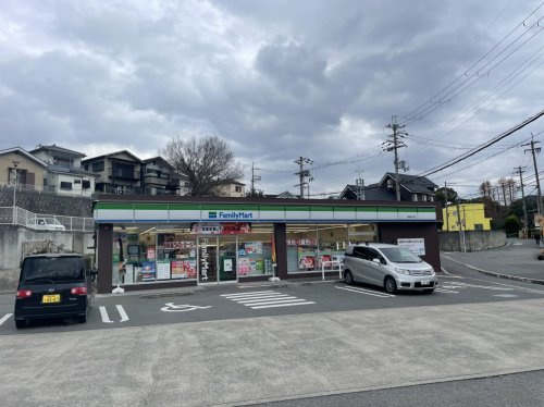 【コンビニエンスストア】ファミリーマート　泉南砂川店まで192ｍ