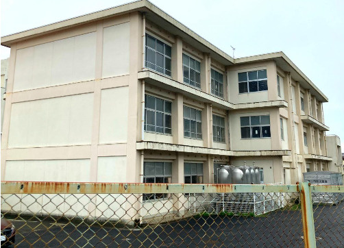 【中学校】富士市立鷹岡中学校まで1512ｍ