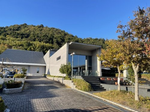 【その他】近江八幡市立図書館まで1477ｍ